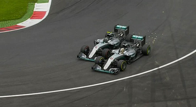 Photo of İki Mercedes Pilotunun Çarpıştığı Yarışı Hamilton Kazandı