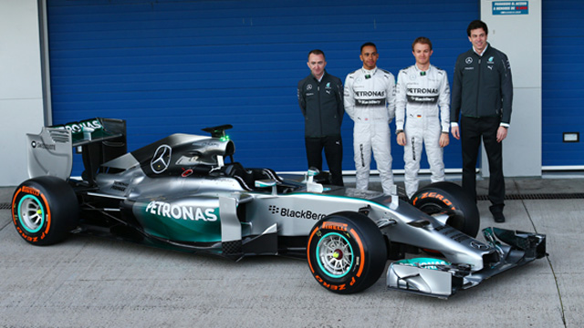 Photo of Mercedes W05 İlk Testler Öncesi Tanıtıldı