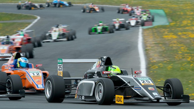 Photo of Mick Schumacher’den ilk zafer