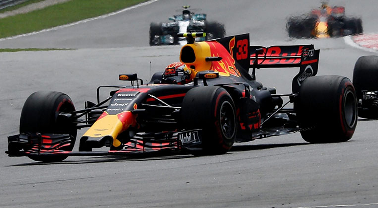 Photo of Malezya’da son kazanan Verstappen